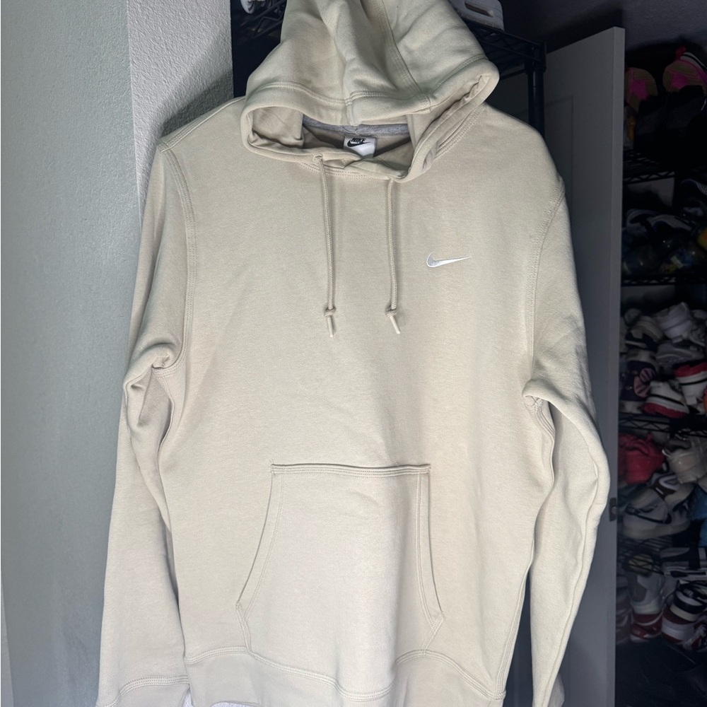 Nike Cream Sweatshirt with Drawstring Hood and Relaxed Fit